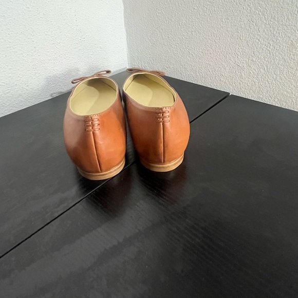 Sarah Flint Tan Leather Flats with Bow - Picture 2 of 5